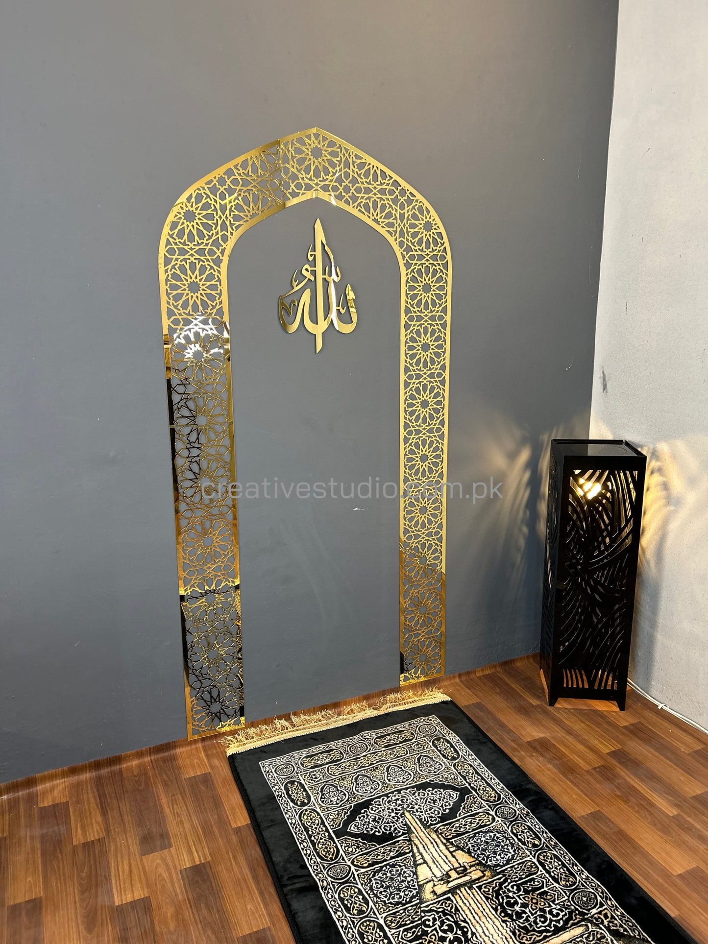 Mehrab Wall Art for Prayer Room – Elegant Islamic Decor with Allah Calligraphy ©